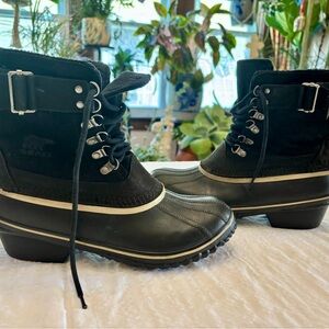 Sorel Black Winter Boots with Rubber Shell